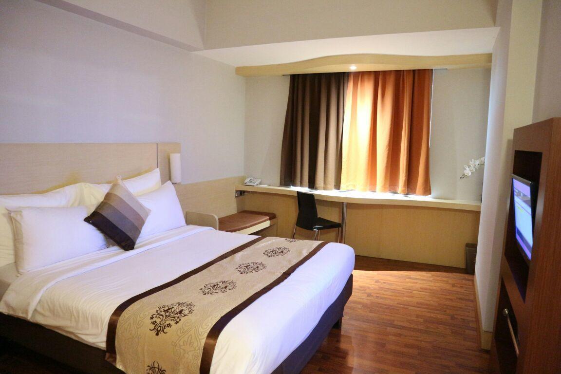 Horison Arcadia Mangga Dua Jacarta Exterior foto