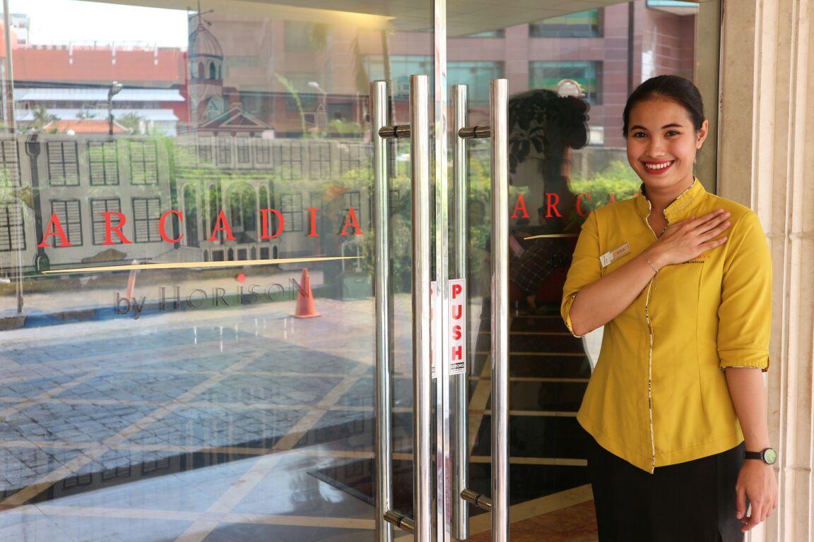 Horison Arcadia Mangga Dua Jacarta Exterior foto