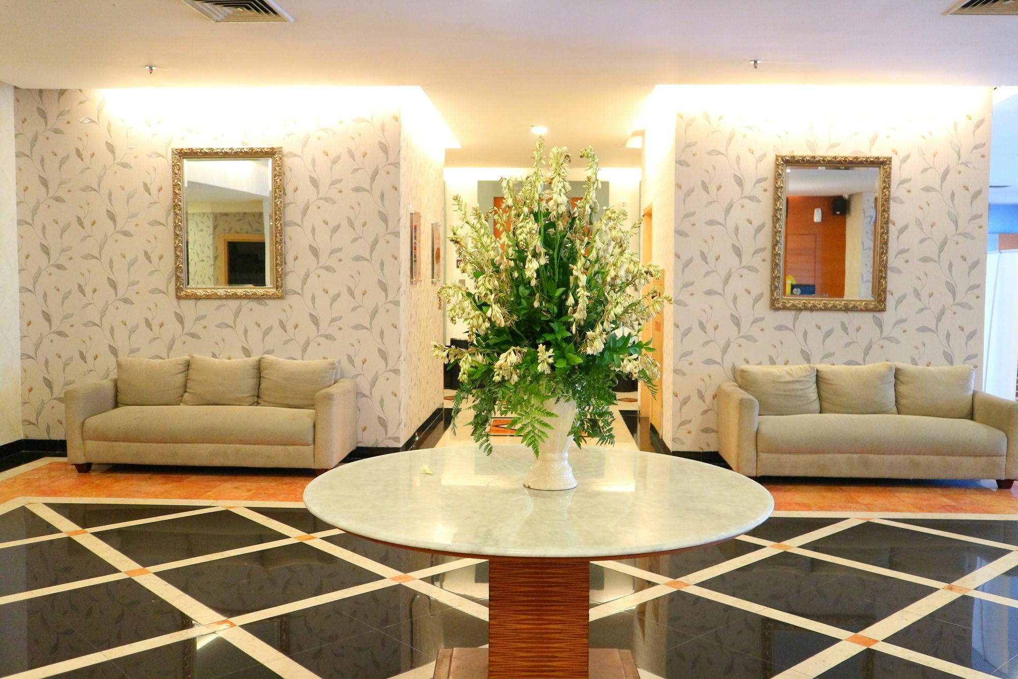 Horison Arcadia Mangga Dua Jacarta Exterior foto
